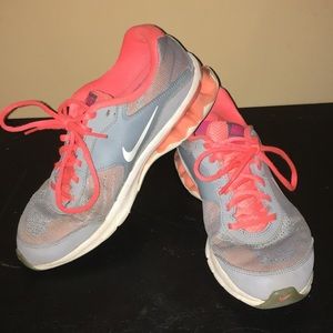 Women’s Nike Tennis Shoes